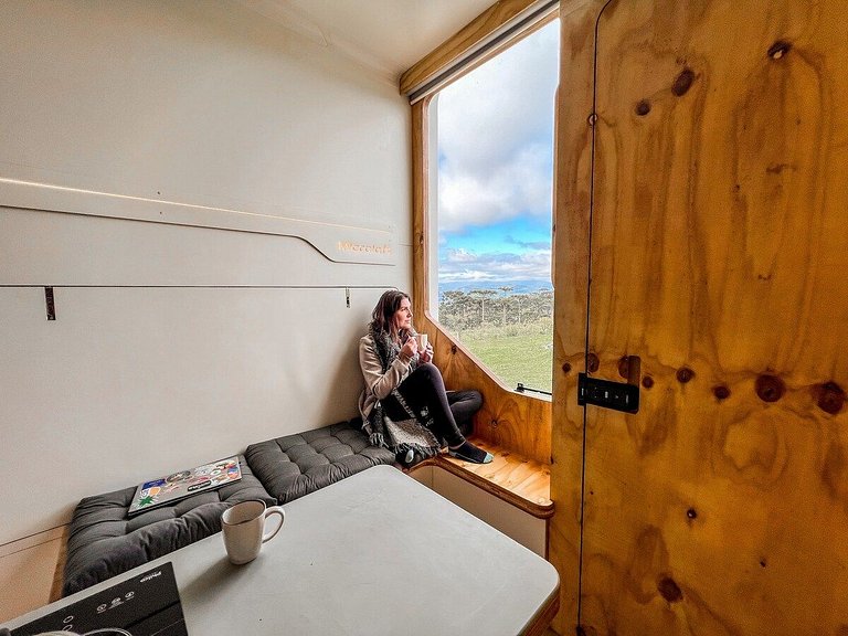 Cápsula Futurística Sol - Vista incrível.