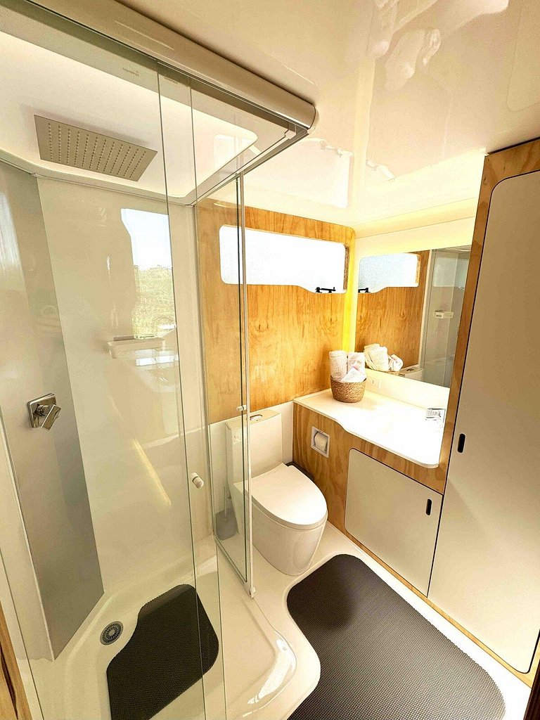 Cápsula Futurística - Lua. Vista Sensacional.