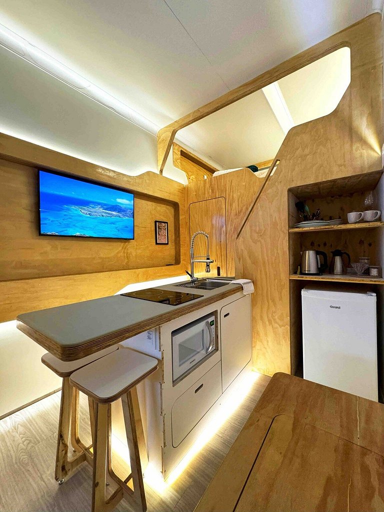 Cápsula Futurística - Lua. Vista Sensacional.