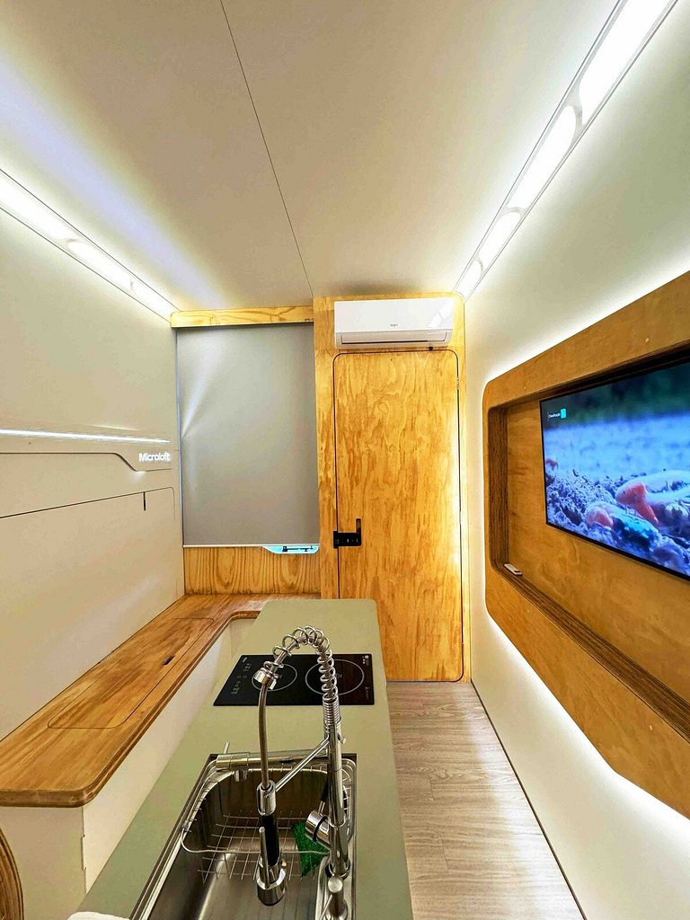 Cápsula Futurística - Lua. Vista Sensacional.