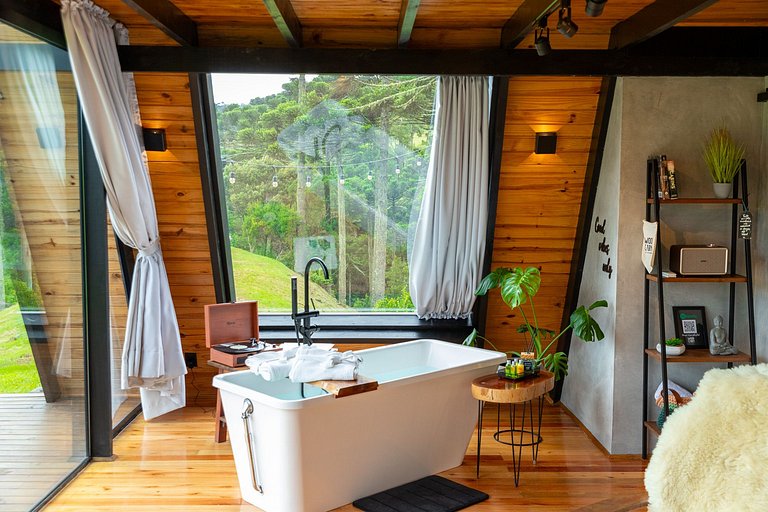 Cabana Com Banheira e Vista Para As Montanhas