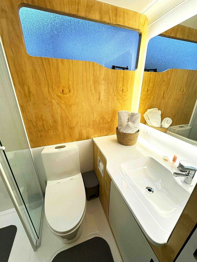 Cápsula Futurística Sol - Vista incrível.