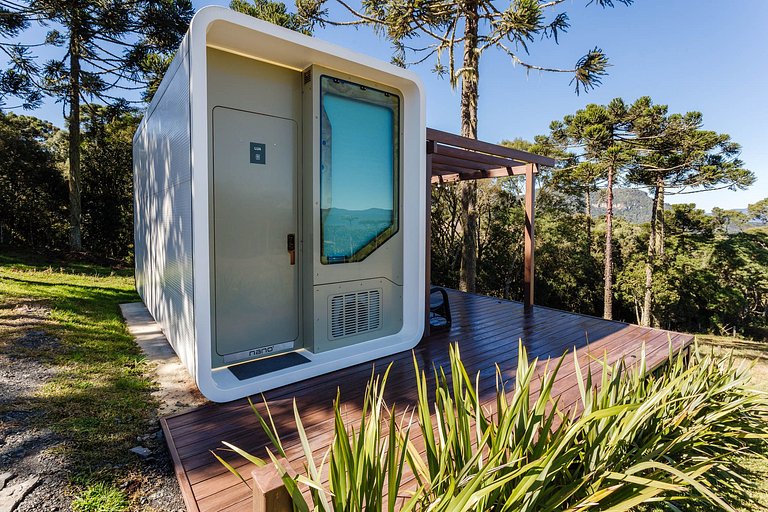 Cápsula Futurística - Lua. Vista Sensacional.