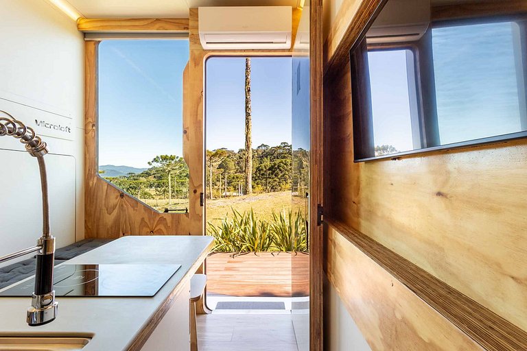 Cápsula Futurística - Lua. Vista Sensacional.