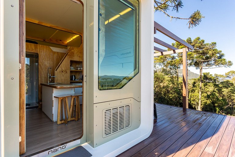 Cápsula Futurística - Lua. Vista Sensacional.