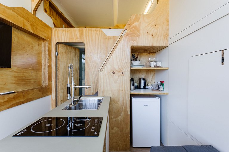 Cápsula Futurística - Lua. Vista Sensacional.