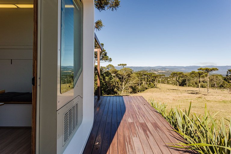 Cápsula Futurística - Lua. Vista Sensacional.