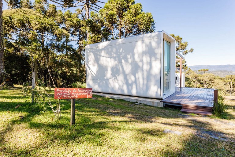 Cápsula Futurística - Lua. Vista Sensacional.