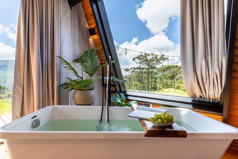Cabana Com Banheira e Vista Para As Montanhas