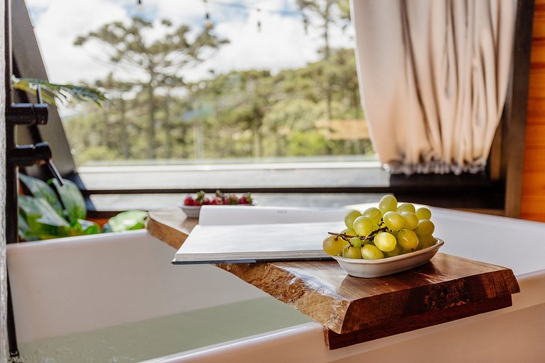 Cabana Com Banheira e Vista Para As Montanhas