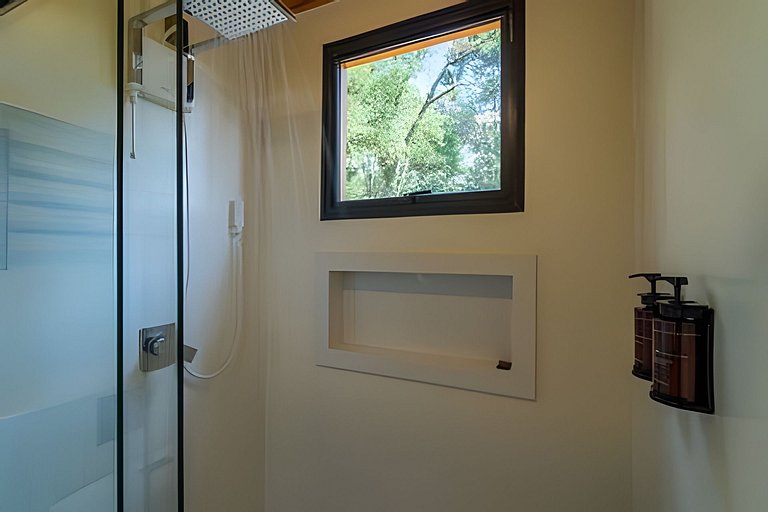 Cabana Imersa Na Natureza -  Conforto e Requinte.
