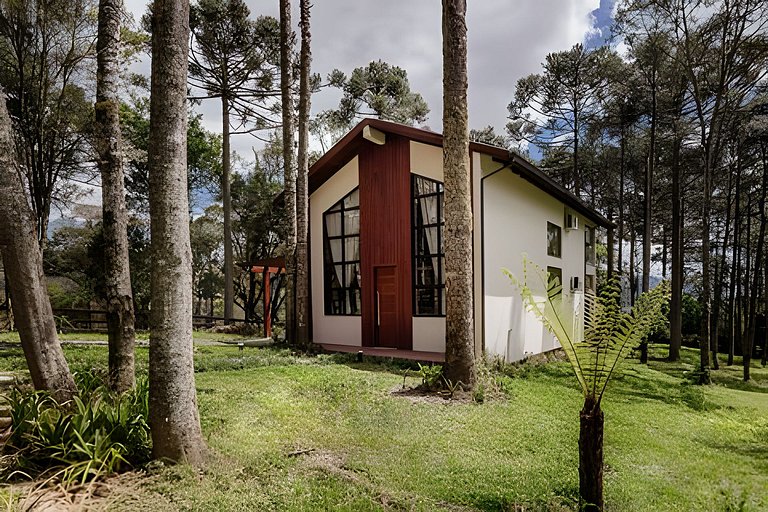 Linda Cabana Com Hidro, Lareira e Prox ao Centro.