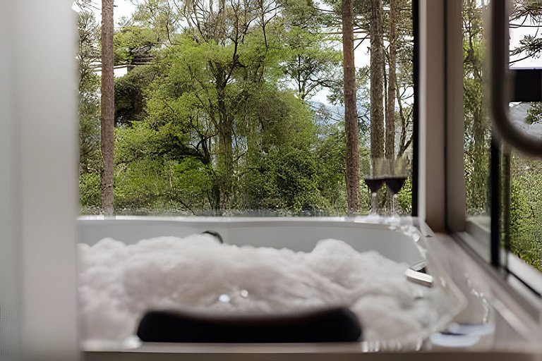 Linda Cabana Com Hidro, Lareira e Prox ao Centro.