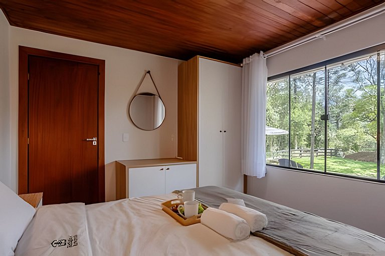 Linda Cabana Com Hidro, Lareira e Prox ao Centro.