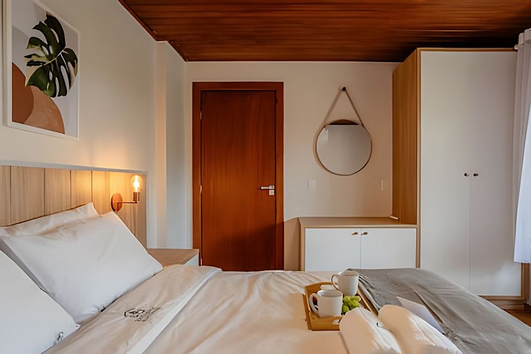 Linda Cabana Com Hidro, Lareira e Prox ao Centro.