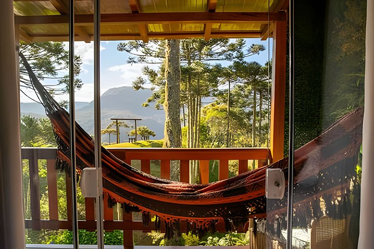 Um Verdadeiro Refúgio com Hidro e Uma Linda Vista