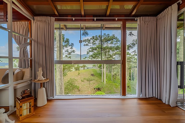 Um Verdadeiro Refúgio com Hidro e Uma Linda Vista