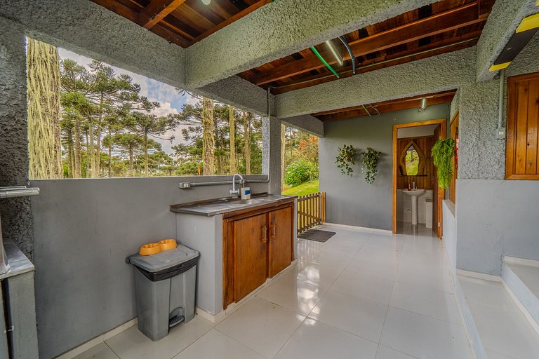 Um Verdadeiro Refúgio com Hidro e Uma Linda Vista